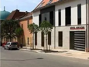Arkadia Szálloda 4*