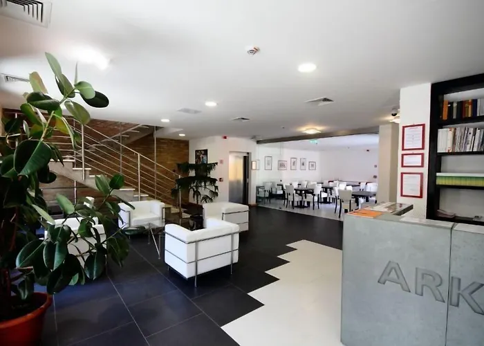 阿卡迪亚酒店 酒店 佩奇