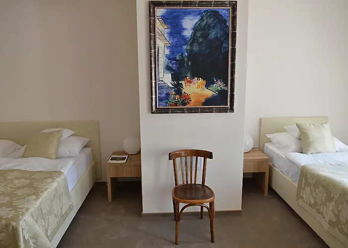 阿卡迪亚酒店 酒店 佩奇