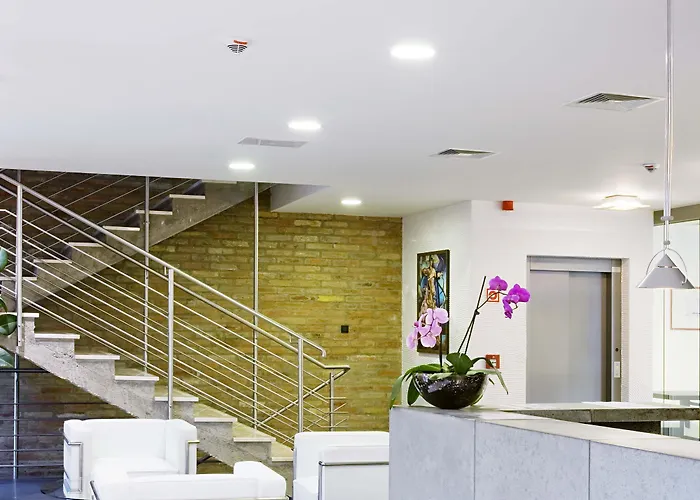 阿卡迪亚酒店 佩奇